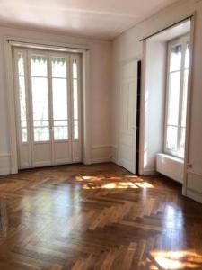 For rent Lyon-6eme-arrondissement 4 rooms 90 m2 Rhone (69006) photo 2