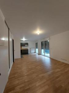 For rent Rueil-malmaison 4 rooms 80 m2 Hauts de Seine (92500) photo 0