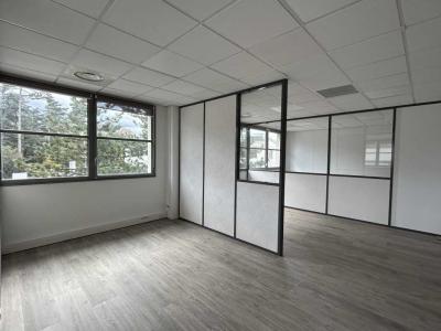 Louer Bureau 182 m2 Saint-genis-laval