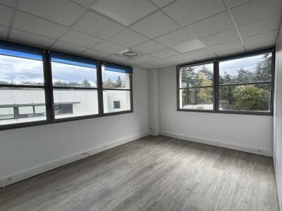 Louer Bureau Saint-genis-laval 32400 euros