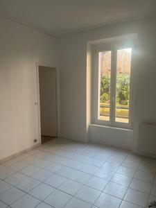 For rent Charenton-le-pont 2 rooms 34 m2 Val de Marne (94220) photo 1