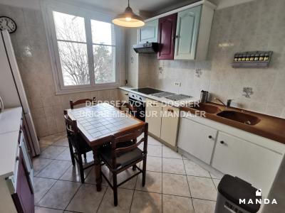 For rent Lyon-8eme-arrondissement 4 rooms 10 m2 Rhone (69008) photo 2