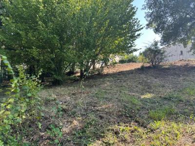 For sale Puymoyen 400 m2 Charente (16400) photo 1