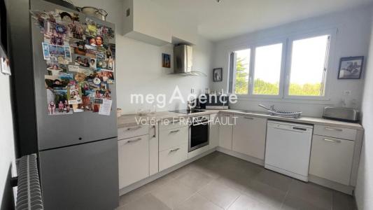 For sale Niort 5 rooms 88 m2 Deux sevres (79000) photo 3