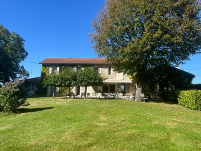 For sale Feurs 8 rooms 226 m2 Loire (42110) photo 2