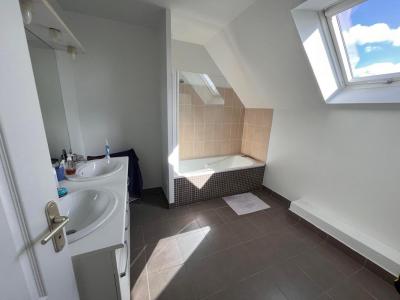 For sale Angers 5 rooms 130 m2 Maine et loire (49100) photo 4