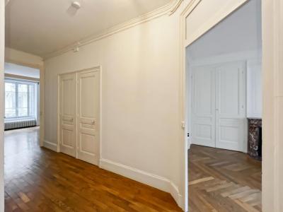 Louer Appartement Lyon-6eme-arrondissement 1223 euros