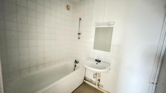 For sale Angers 4 rooms 79 m2 Maine et loire (49100) photo 4