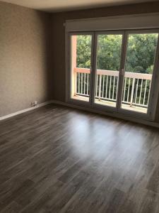 Louer Appartement 66 m2 Commentry