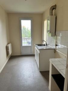 Annonce Location 4 pices Appartement Commentry 03