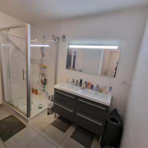 For sale Roubaix 4 rooms 118 m2 Nord (59100) photo 4