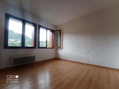 Louer Appartement Saint-pons-de-thomieres 420 euros