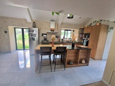 For sale Mauron 3 rooms 150 m2 Morbihan (56430) photo 3