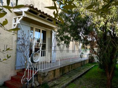 For sale Mauguio 4 rooms 93 m2 Herault (34130) photo 2