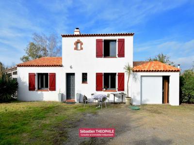 For sale Saint-gilles-croix-de-vie 5 rooms 148 m2 Vendee (85800) photo 2