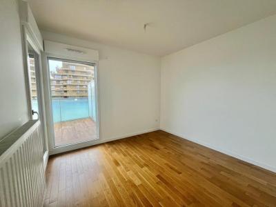 For rent Rueil-malmaison 3 rooms 69 m2 Hauts de Seine (92500) photo 4