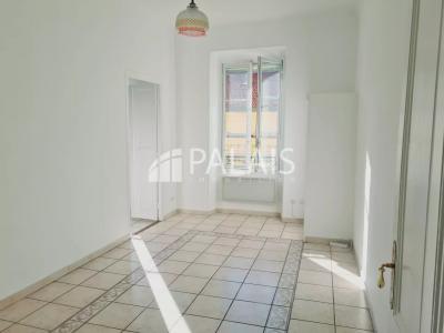 Louer Appartement 214 m2 Nice