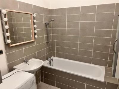 For rent Lyon-7eme-arrondissement 2 rooms 45 m2 Rhone (69007) photo 3