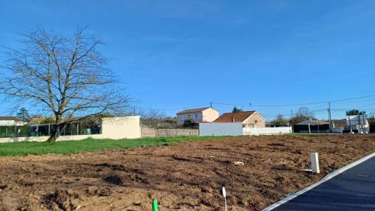 For sale Touvre 400 m2 Charente (16160) photo 1