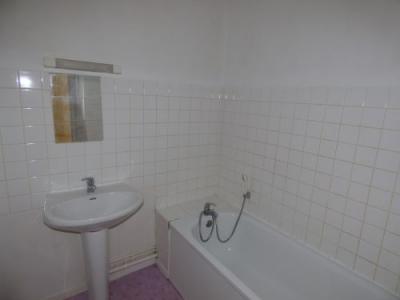 Louer Appartement Aubigny-sur-nere 460 euros