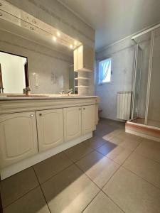 For sale Pennes-mirabeau 5 rooms 130 m2 Bouches du Rhone (13170) photo 4