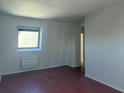 Louer Appartement 60 m2 Chatre