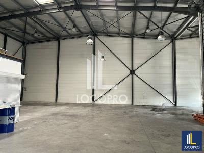 Louer Commerce 500 m2 Aubagne