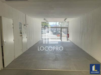 Louer Local commercial 700 m2 Marseille-8eme-arrondissement