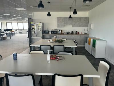 Louer Bureau 683 m2 Sophia-antipolis