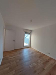 For rent Rueil-malmaison 2 rooms 44 m2 Hauts de Seine (92500) photo 3