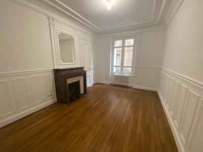 Louer Appartement 100 m2 Paris-17eme-arrondissement