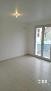 For rent Mureaux 2 rooms 42 m2 Yvelines (78130) photo 3