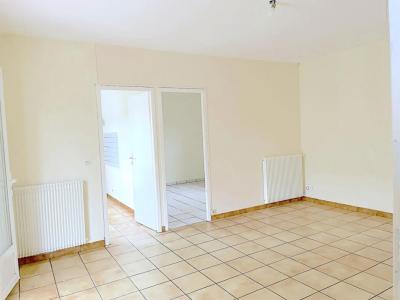 For rent Ambares-et-lagrave 4 rooms 63 m2 Gironde (33440) photo 2