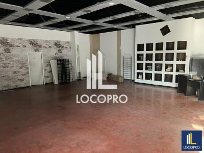 Louer Local commercial Marseille-11eme-arrondissement 26208 euros