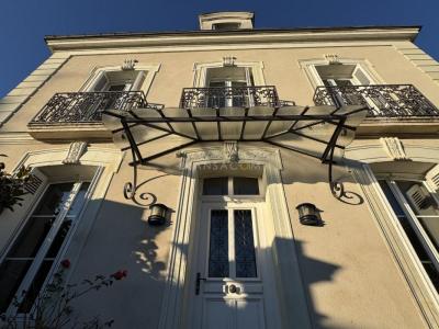 For sale Saint-cyr-sur-loire 7 rooms 226 m2 Indre et loire (37540) photo 0