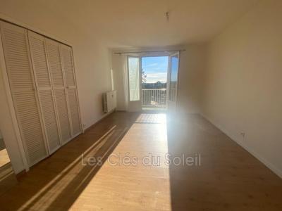 Annonce Location 3 pices Appartement Hyeres 83