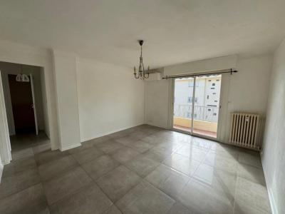 For sale Cannes 2 rooms 45 m2 Alpes Maritimes (06400) photo 2