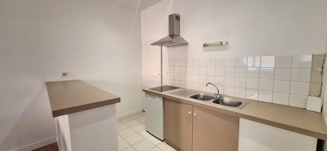 For rent Lyon-1er-arrondissement 2 rooms 61 m2 Rhone (69001) photo 1