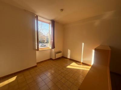 For rent Roanne 1 room 28 m2 Loire (42300) photo 1