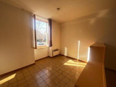 For rent Roanne 1 room 28 m2 Loire (42300) photo 3