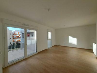 For rent Roche-sur-yon 2 rooms 43 m2 Vendee (85000) photo 1