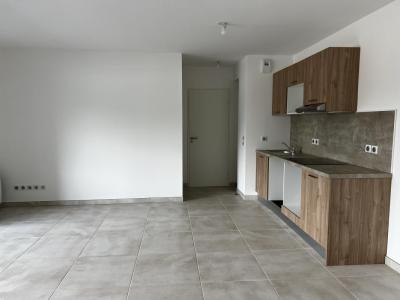 Louer Appartement 70 m2 Marseillan