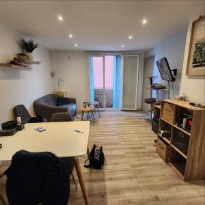 Louer Appartement Marseille-10eme-arrondissement Bouches du Rhone