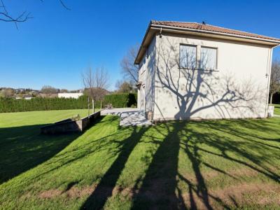 For sale Jonzac 4 rooms 74 m2 Charente maritime (17500) photo 1