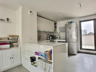 For sale Bordeaux 4 rooms 86 m2 Gironde (33300) photo 2