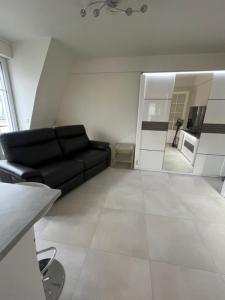 Annonce Location 2 pices Appartement Paris-17eme-arrondissement 75