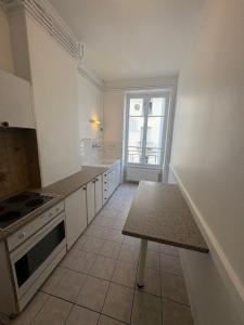 For rent Lyon-6eme-arrondissement 3 rooms 79 m2 Rhone (69006) photo 2