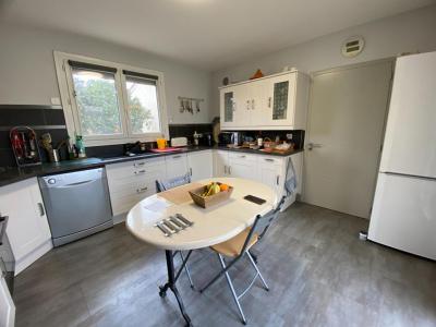 For sale Saint-martin-de-crau 5 rooms 123 m2 Bouches du Rhone (13310) photo 2