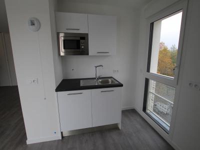 For rent Lyon-8eme-arrondissement 3 rooms 64 m2 Rhone (69008) photo 2