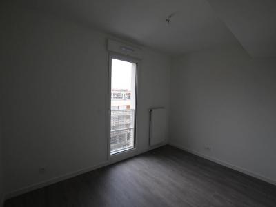 For rent Lyon-8eme-arrondissement 3 rooms 64 m2 Rhone (69008) photo 3